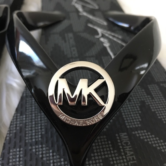 NWOB Michael Kors Sandals - Picture 3 of 5